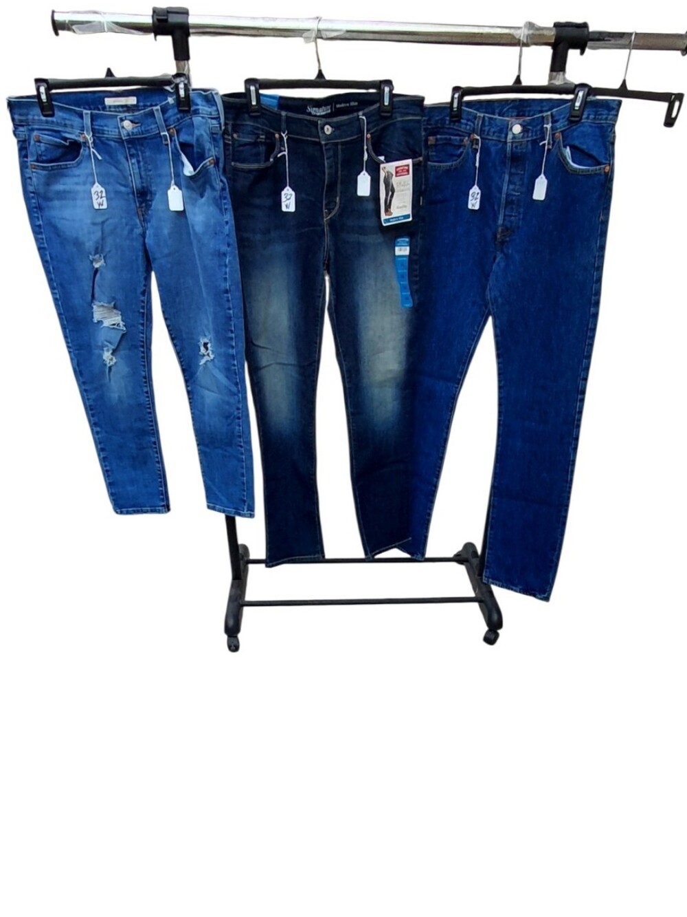 8264.. Levi's Denim Jeans Bundle Of 3 Pairs, Details Shown Below.
